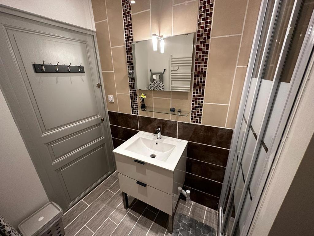 Le Saint Maixent, Maison De Ville, Baby Foot, Wifi Exterior photo