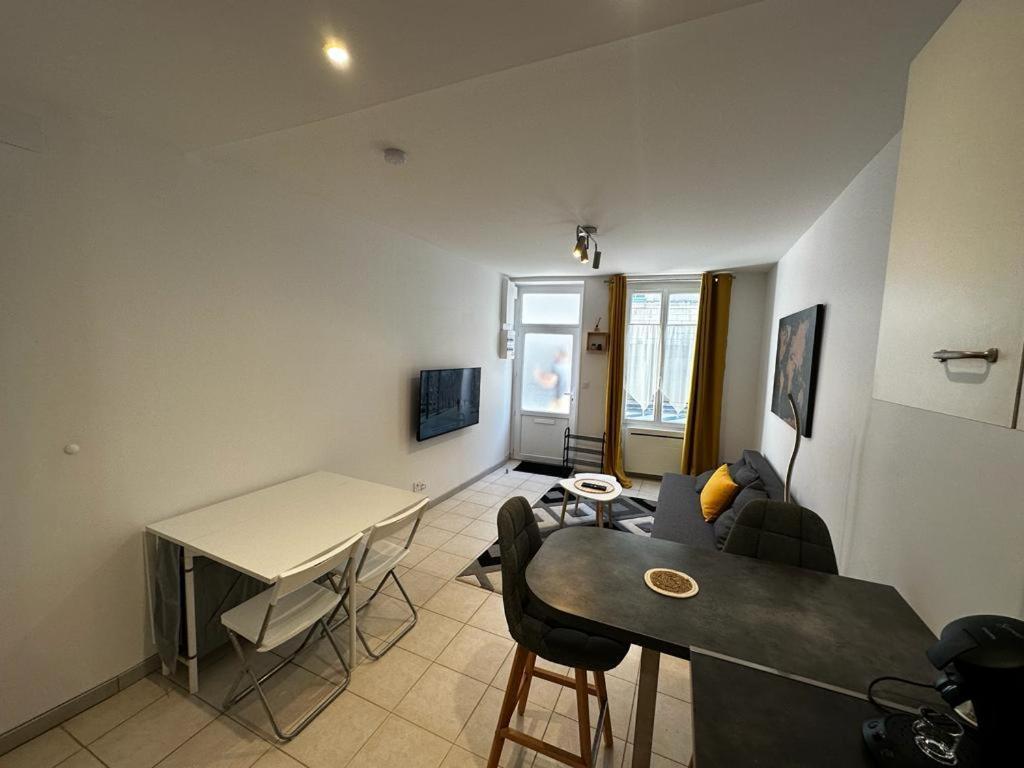 Le Saint Maixent, Maison De Ville, Baby Foot, Wifi Exterior photo